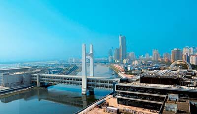 Hong Kong border crossing